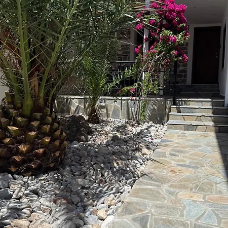 Stone House Under A Rock Kukos * Sykia Chalkidikis